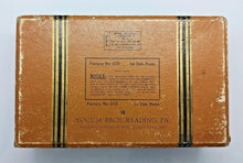 Load image into Gallery viewer, Vintage Y-B YOCUM BROTHERS ESQUIRES Quality Cigars DE LUXE Cigar Box