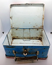 Load image into Gallery viewer, VINTAGE 1955 "HOWDY DOODY" METAL LUNCH BOX--TV SHOW