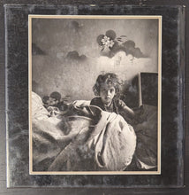 Load image into Gallery viewer, 1983 A Vanished World Roman Vishhniac 1st Edition By Elie Wiesel