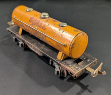Load image into Gallery viewer, Lionel Prewar Shell Tank Car #1680