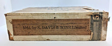 Load image into Gallery viewer, Vintage Davis' Grade Master Cigar Box by S.Davis & Sons Ltd, Montreal
