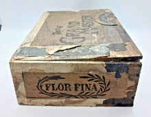 Load image into Gallery viewer, Vintage Davis' Grade Master Cigar Box by S.Davis & Sons Ltd, Montreal