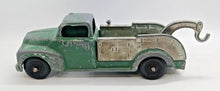 Load image into Gallery viewer, Vintage Hubley 1950’s Metal Wrecker Green Tow Truck 6 3/4" Kiddie Toy # 452 USA