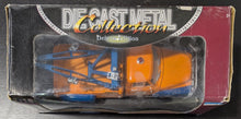 Load image into Gallery viewer, Road Signature 1953 Ford F-100 Wrecker Tow Truck 1:18 Scale Diecast Orange /Blue