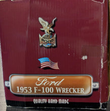 Load image into Gallery viewer, Road Signature 1953 Ford F-100 Wrecker Tow Truck 1:18 Scale Diecast Orange /Blue