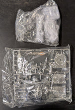 Load image into Gallery viewer, Testors Lincoln Mint Ultra Metal Series Harley Davidson TwinCam 88 1/4 Scale NIB