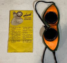 Load image into Gallery viewer, Vintage Sun-Kraft Cold Quartz UV Ozone Sun Lamp w/ Case & Goggles 1940s