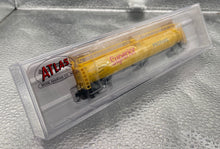 Load image into Gallery viewer, Atlas ATL159008 N Scale 33,000 Gallon Tank Car - Superior Propane #80770