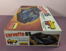 Load image into Gallery viewer, Lindberg Corvette 85 GM's Mid-Engine Experimental Car Snap Fit 1/18 Kit
