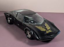 Load image into Gallery viewer, Lindberg Corvette 85 GM's Mid-Engine Experimental Car Snap Fit 1/18 Kit