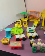 Load image into Gallery viewer, Vintage Fisher-Price Little People Play Family House #952 Lot w/ Furniture