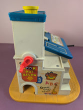 Load image into Gallery viewer, Vintage 1976 Fisher-Price Little People Sesame Street Clubhouse #937 Playset