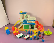 Load image into Gallery viewer, Vintage 1976 Fisher-Price Little People Sesame Street Clubhouse #937 Playset