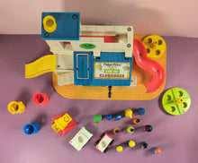 Load image into Gallery viewer, Vintage 1976 Fisher-Price Little People Sesame Street Clubhouse #937 Playset