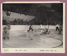 Load image into Gallery viewer, 1951 Quaker Oats Series A #4 Hockey Photo Leafs vs Canadiens Gardner Meeker
