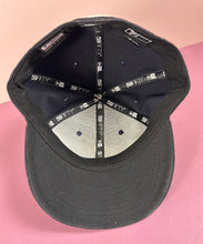 Load image into Gallery viewer, New Era 59FIFTY New York Yankees Cool Base On-Field Fitted Hat Size 7 3/4