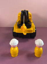 Load image into Gallery viewer, Vintage Fisher-Price Little People Yellow Tow Truck & 2 Construction Figures