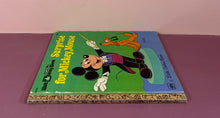 Load image into Gallery viewer, Vintage 1972 Little Golden Book D105 - Walt Disney's Surprise for Mickey