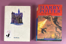 Load image into Gallery viewer, Lot of 2 Harry Potter Books: Goblet of Fire (UK) & L'école des sorciers (FR)