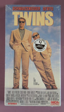 Load image into Gallery viewer, Twins VHS (1989) Schwarzenegger & DeVito - Factory Sealed NEW MCA Home Video