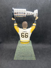 Load image into Gallery viewer, 2003-04 NHL Hockey Portraits Stanley Cup Champions Mini Bust Mario Lemieux