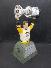 Load image into Gallery viewer, 2003-04 NHL Hockey Portraits Stanley Cup Champions Mini Bust Mario Lemieux