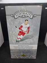 Load image into Gallery viewer, 2003-04 NHL Hockey Portraits Stanley Cup Champions Mini Bust Martin Brodeur