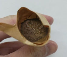 Load image into Gallery viewer, 1952 Canadian Pennies (50 coins per roll) 1 Roll Lot P