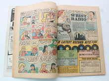 Load image into Gallery viewer, Archie Giant (1954 Series) #8 Betty & Veronica in GD-VG Shape 35 cent variant