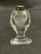 Load image into Gallery viewer, Sterling / Cut Crystal Salt and pepper lot of 6