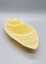 Load image into Gallery viewer, Polished Yellow Stone / Onyx Marquise Shaped Soap Dish