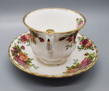 Load image into Gallery viewer, Royal Albert, Old Country Roses Cup & Saucer