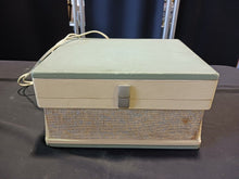 Load image into Gallery viewer, Vintage Canadian Electrohome Turntable – Model 4M16A