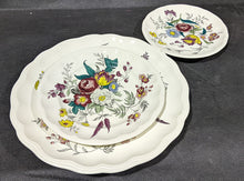 Load image into Gallery viewer, 4 x 3 Pc. COPELAND SPODE - Gainsborough - Plate Set - New Mark