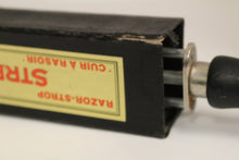 Load image into Gallery viewer, Vintage Razor-Strop Streich-Reimen Made in Germany