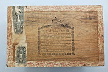 Load image into Gallery viewer, Vintage Dutch Mike Cigar Box Rare Panetelas by W.R.Webster &amp; Co Sherbrooke.P.Q
