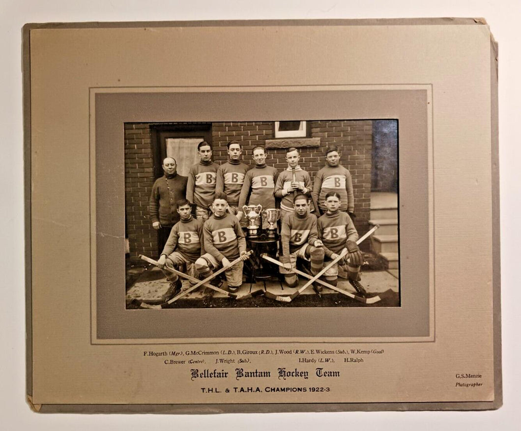 1922-23 Toronto Bellefair Bantam Hockey Team THL & TAHA Champions Cabinet Photo