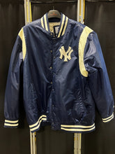 Load image into Gallery viewer, Vintage New York Yankees - Starter Jacket (4XL)
