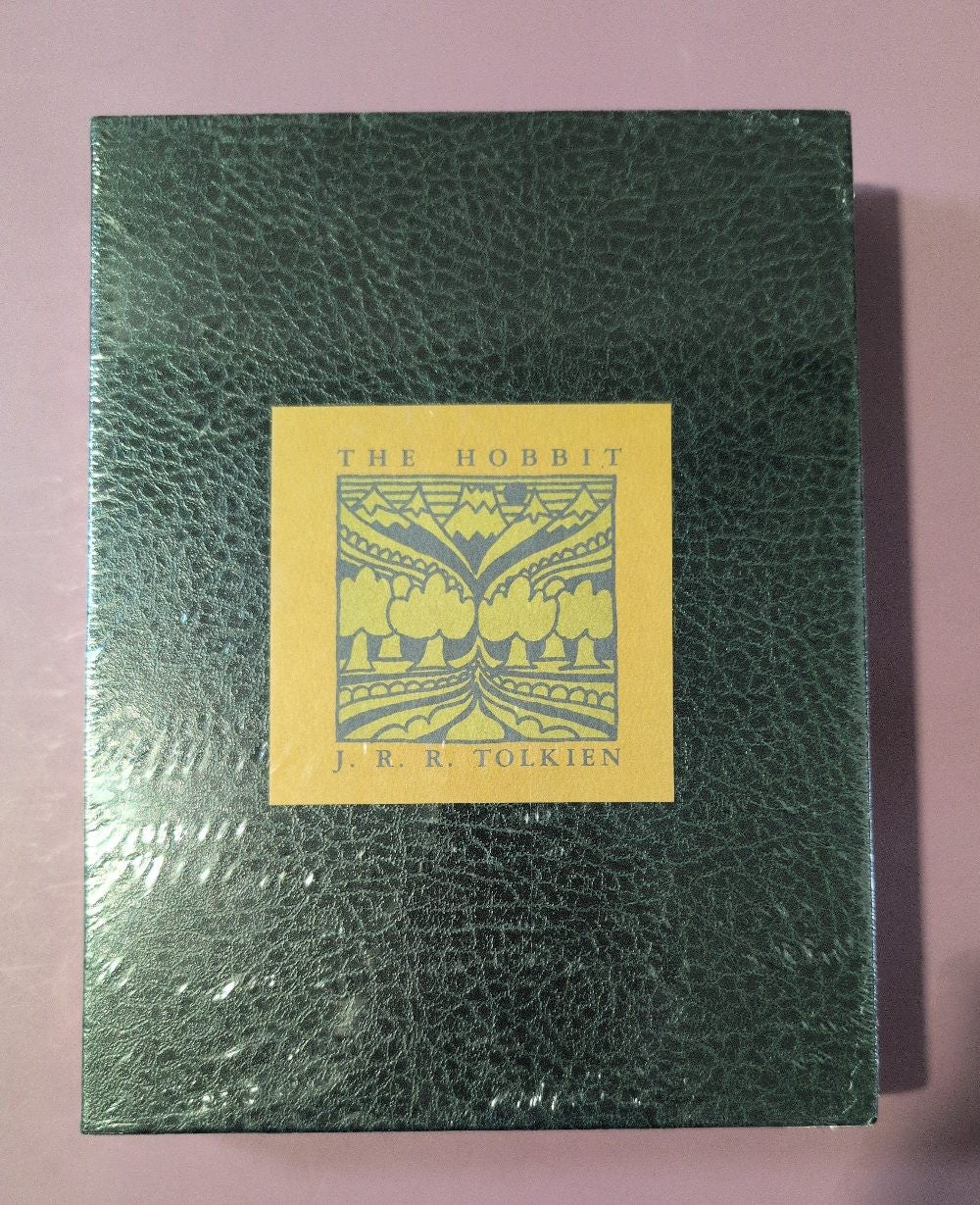The Hobbit J.R.R. Tolkien 1st Painting Collector's Edition Green Slipcase Sealed