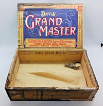 Load image into Gallery viewer, Vintage Davis&#39; Grade Master Cigar Box by S.Davis &amp; Sons Ltd, Montreal
