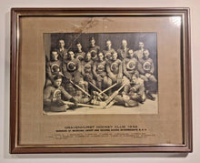 Load image into Gallery viewer, 1932 Gravenhurst Hockey Club Muskoka Cup O.H.A Winners Team Photo
