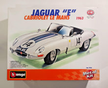 Load image into Gallery viewer, Burago 1/18 Scale Metal Kit 7016 - 1961 Jaguar E Cabrio Le Mans
