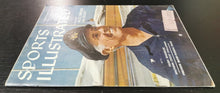 Load image into Gallery viewer, Sports Illustrated 1957 "Huge Shadelee Southern Circuit Challenger" Feb 4 Issue
