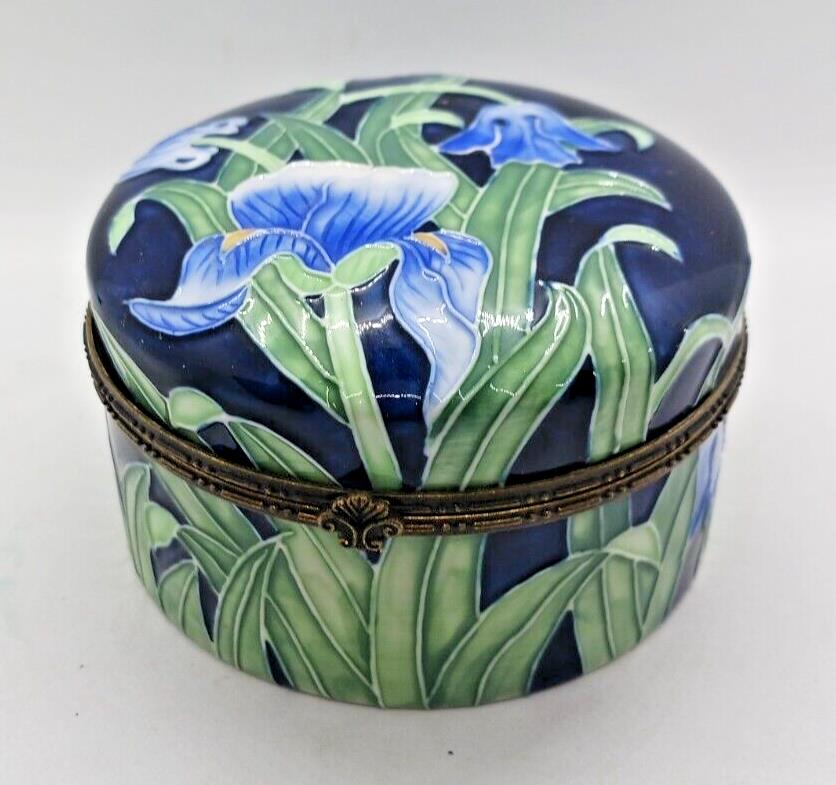 BENAYA 06 Trinket Box Signed 2 1/4