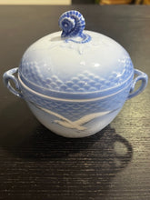 Load image into Gallery viewer, Vintage Bing &amp; Grondahl - Seagull Sugar Bowl - Made in Denmark (94)
