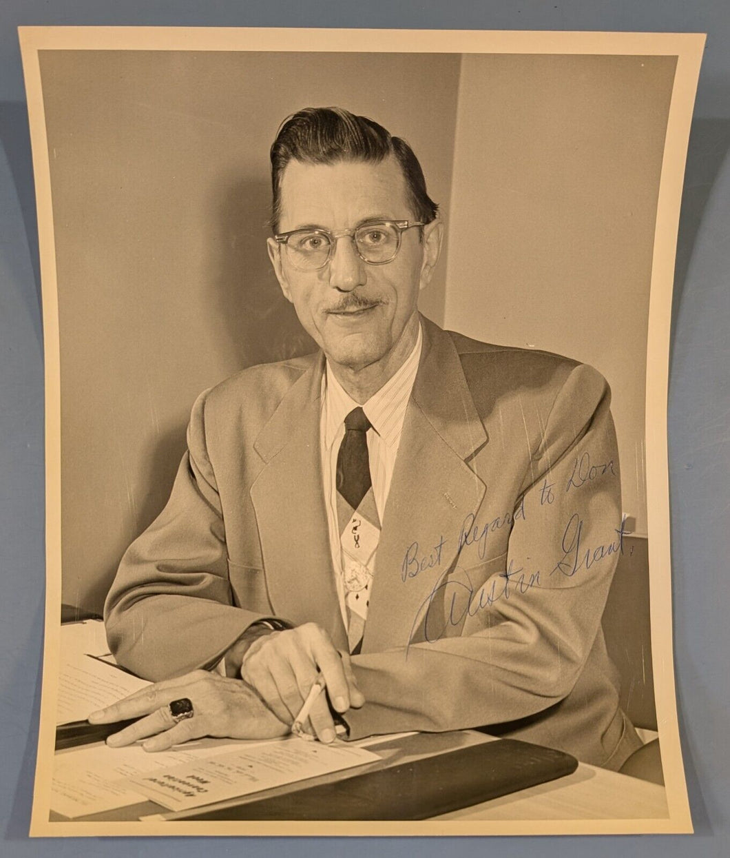 Austin Grant Vintage Signed 8x10 Photo – 