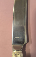 Load image into Gallery viewer, Set of 4 Wallace Stradivari Stainless Steel Grande Baroque Lunch Knife
