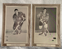 Load image into Gallery viewer, 1964 Beehive Hockey Photo Lot (4) Blackhawks Mikita Esposito Hull De Jordy
