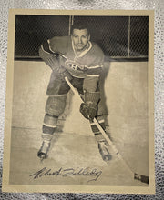 Load image into Gallery viewer, Lot of 4 1945-54 Quaker Oats Hockey Photos Montreal Canadiens Robert Gillion
