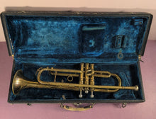 Load image into Gallery viewer, Vintage 1930s Conn "Choice of the Artists" Trumpet with Original Case
